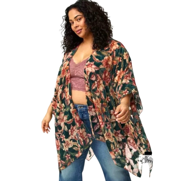 TORRIDS PLUS SIZE ONE SIZE FITS ALL Burnout Floral Chiffon Velvet Ruana ONE SIZE - Picture 1 of 16
